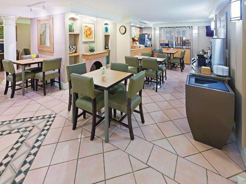 מלון Baymont By Wyndham Lubbock - Downtown Civic Center מראה חיצוני תמונה