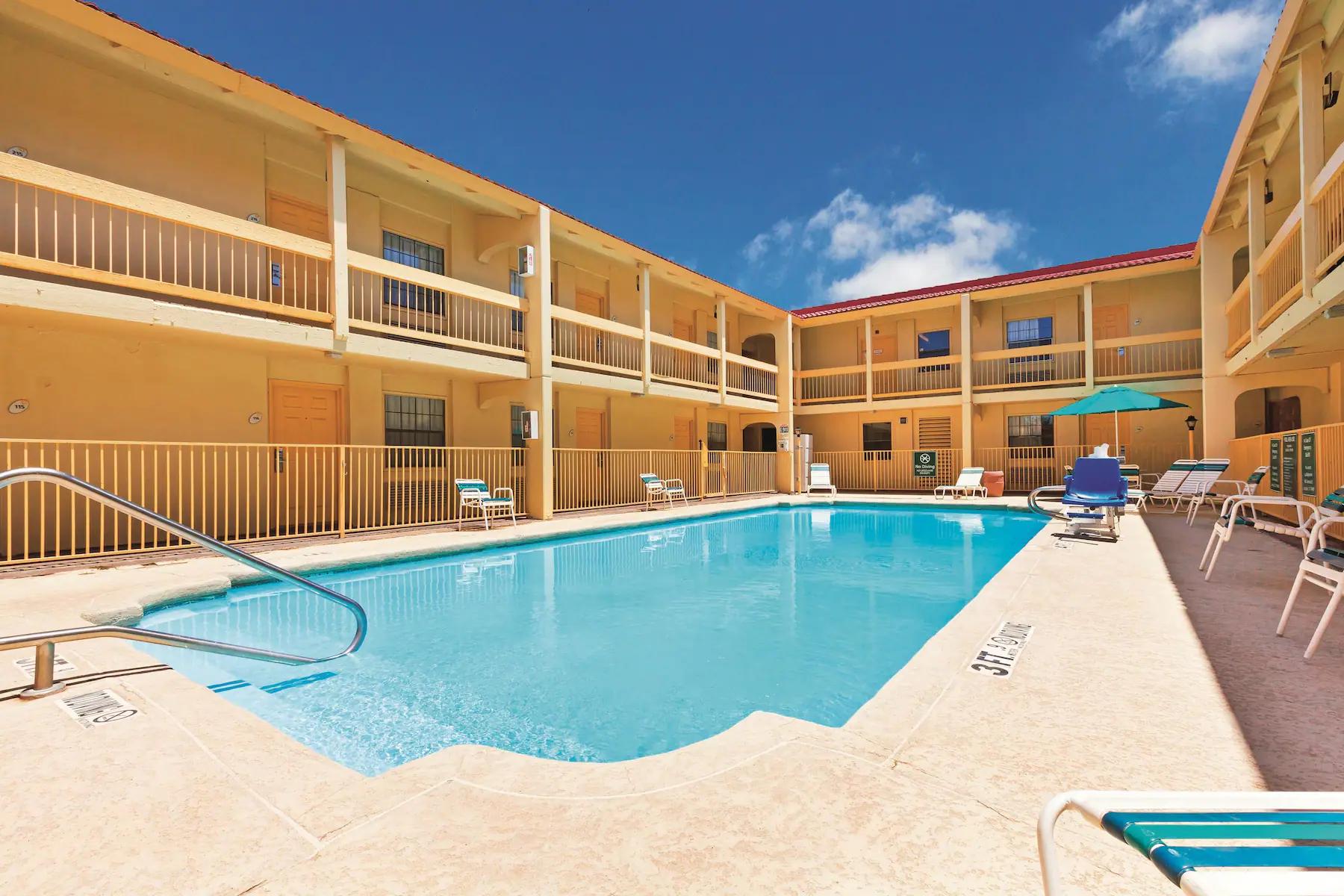 מלון Baymont By Wyndham Lubbock - Downtown Civic Center מראה חיצוני תמונה