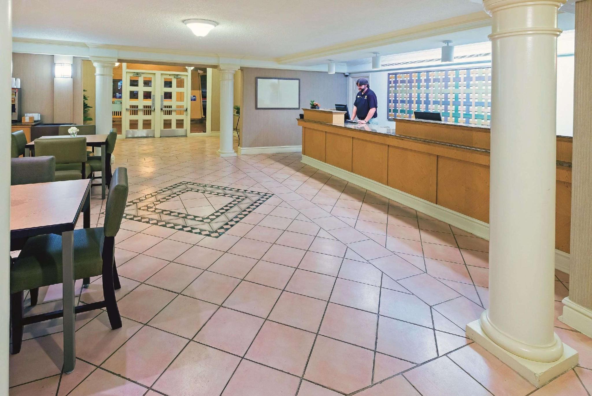 מלון Baymont By Wyndham Lubbock - Downtown Civic Center מראה חיצוני תמונה