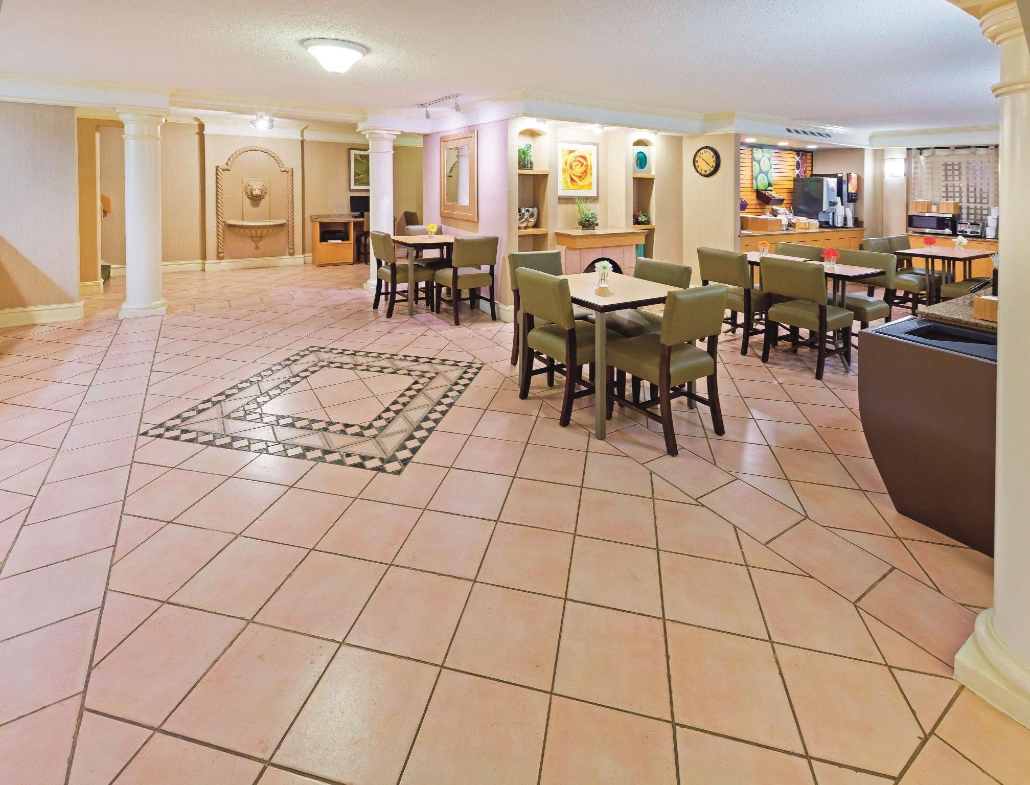 מלון Baymont By Wyndham Lubbock - Downtown Civic Center מראה חיצוני תמונה